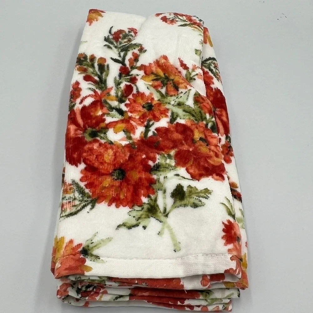 Haymarket Square Kitchen Towels Unisex OS Red Floral New Set of 2 443416